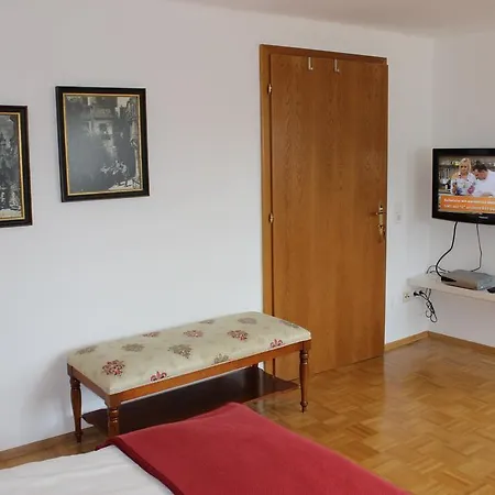Und Gaestezimmer Korb 게스트하우스