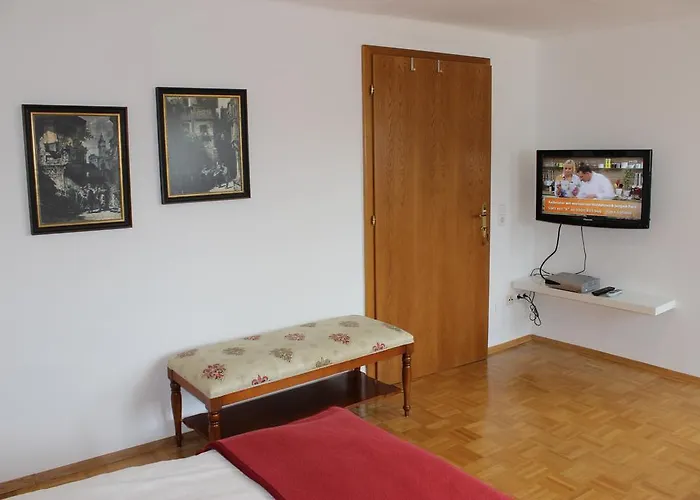 Und Gaestezimmer Korb Pensjonat